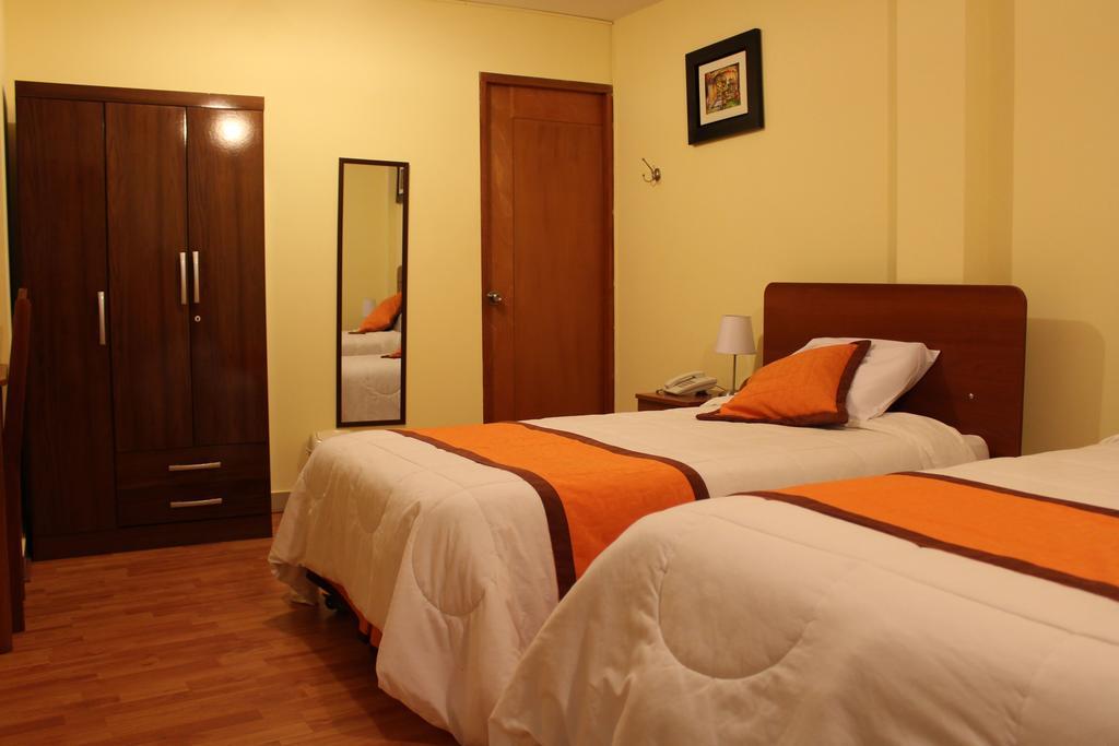 Yuraq Hotel Cajamarca Exteriör bild